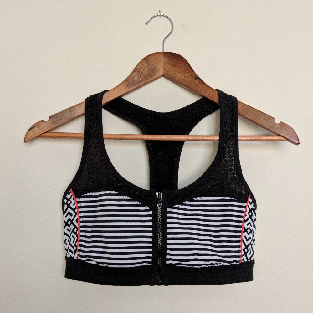 Lucy - Sports Bra